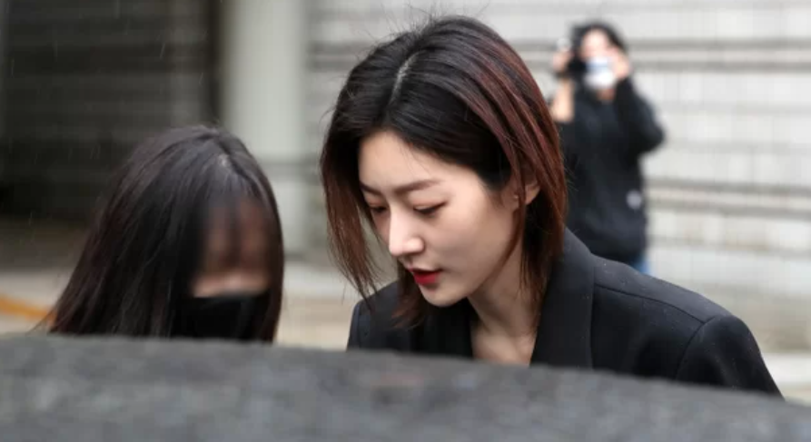 Kim Sae Ron tái xuất sau scandal say rượu lái xe