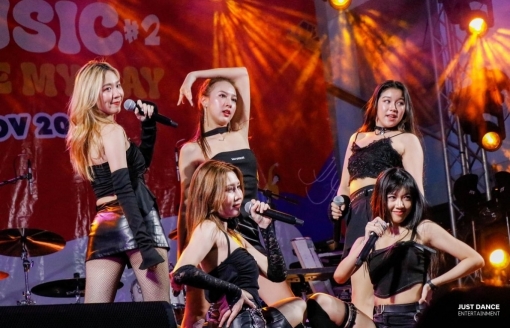Nhóm nhạc Thái Lan De GIFT' 'bắn' tiếng Việt, chia sẻ háo hức khi sắp được biểu diễn tại 'Dalat Best Dance Crew 2024 – Hoa Sen Home International Cup'