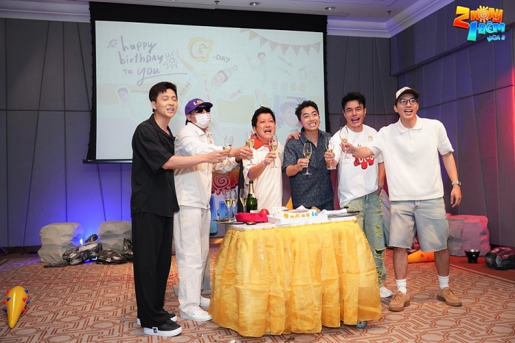 Dàn cast 6 thành viên vui mừng hội ngộ họp khởi động chương trình '2 ngày 1 đêm' mùa 3