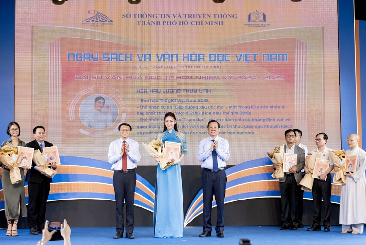 Lương Thùy Linh cùng các nhà nghiên cứu, nhà văn trở thành Đại sứ văn hóa đọc TP. HCM
