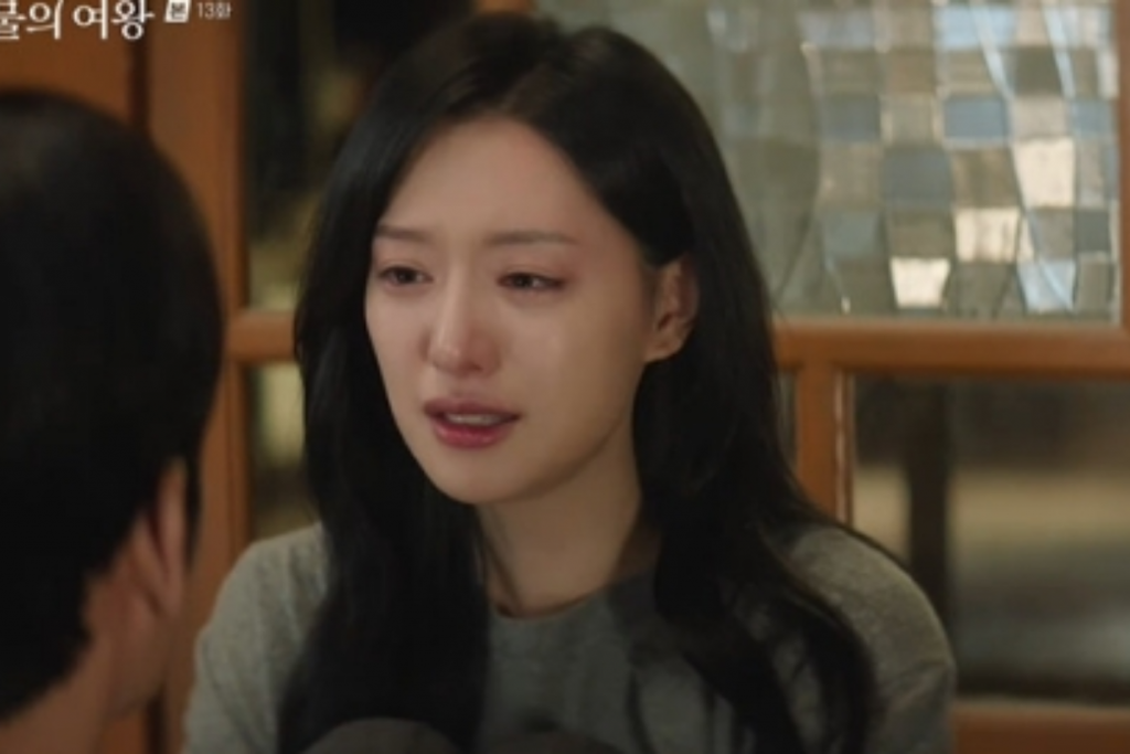 'Queen of Tears' tập 13: Kim Ji Won có thể sống sót, cái giá phải trả khá đắt