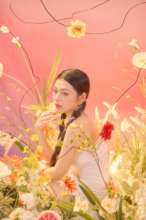 Ca sĩ Kiều Oanh lý giải nguyên do siêu mẫu Xuân Lan cho cô sử dụng trọn đời nhạc phim 'Cái giá của hạnh phúc'