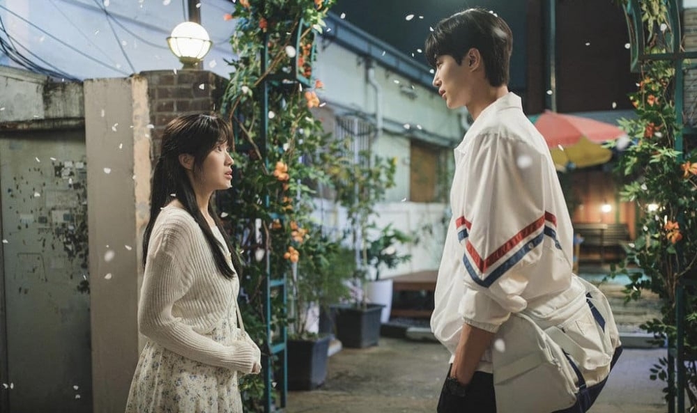 Rating 'Cõng anh mà chạy' tăng mạnh, tvN lại có thêm một 'siêu hit'