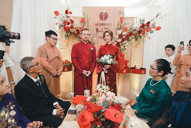 Minh Tú từng bí mật tổ chức đính hôn trước lễ cưới