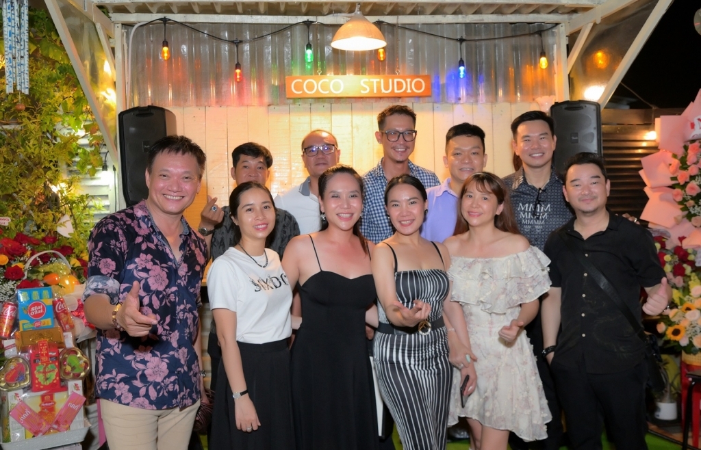 Vợ chồng diễn viên Thành Nhơn - Hồng Mơ khai trương Coco Studio