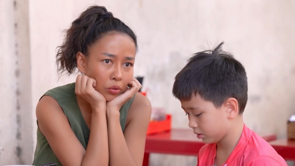 'Mẹ siêu nhân': Thảo Trang tâm sự về tuổi thơ cơ cực với con trai, Lâm Minh nhận ra điểm sai của bản thân trong việc dạy con