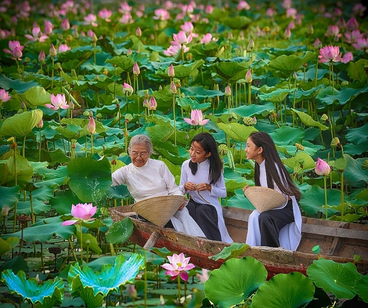 Nhiếp ảnh gia Thái Nhàn chuẩn bị 'mang chuông sang đánh xứ người'