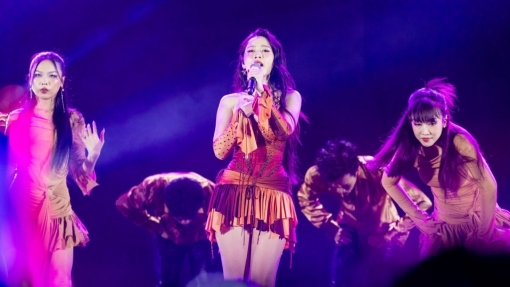 Chị đẹp Chi Pu, Trang Pháp thi nhau mang hit mới đến School Fest trình diễn chiêu đãi cho 40.000 sinh viên