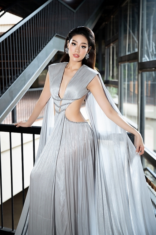 Hoa hậu Khánh Vân khoe vẻ đẹp quyến rũ thướt tha nổi bật giữa dàn hậu