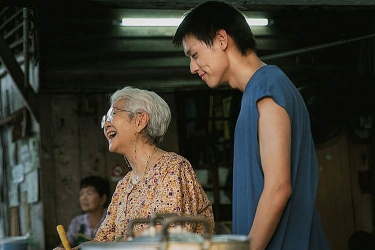 Cơn sốt 'Gia tài của ngoại' lan tỏa khắp Việt Nam: Người người khóc 'sưng mắt', bồi hồi nhớ về gia đình