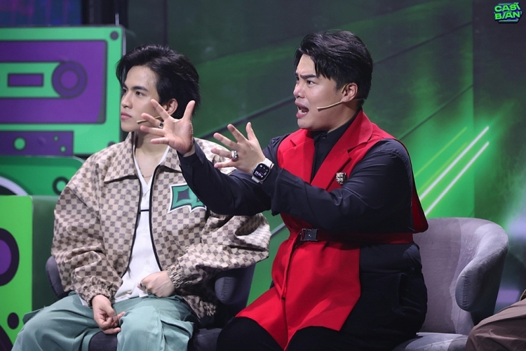 'Ca sĩ bí ẩn': Ngô Đình Nam công khai 'bạn gái tin đồn', thừa nhận sở thích hẹn hò người lớn tuổi