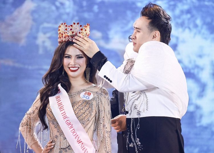 Dàn sao showbiz cùng 'cầm cân nảy mực' chọn Phạm Nết đăng quang ngôi vị 'Miss World Business Vietnam 2024'