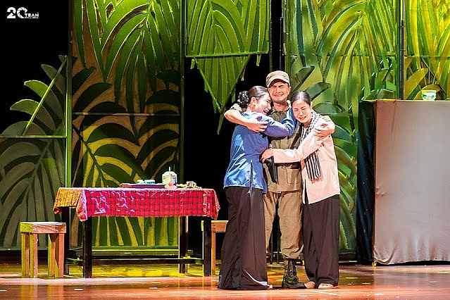 'Hai người mẹ' của NSND Trịnh Kim Chi thắng lớn tại Liên hoan Sân khấu Kịch nói toàn quốc 2024