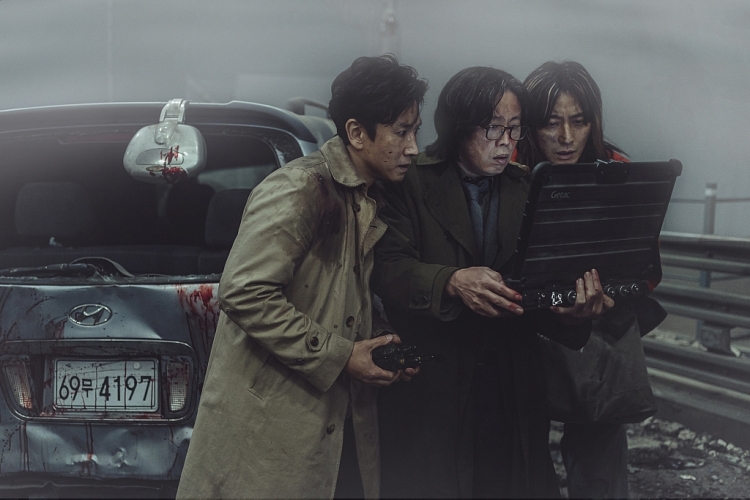 'Dự án mật: Thảm họa trên cầu' hé lộ chi phí sản xuất 'khủng', gia nhập hội phim bom tấn sinh tồn đáng xem của Hàn Quốc năm 2024