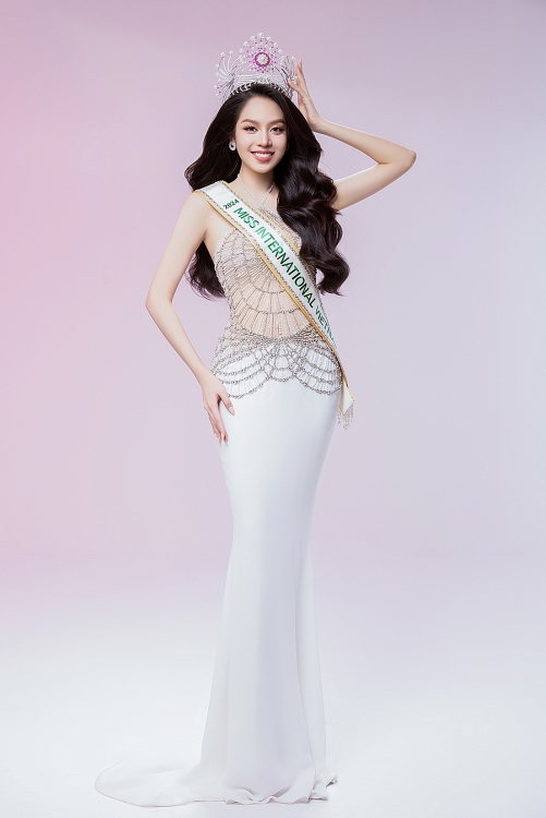 Hoa hậu Thanh Thủy rạng rỡ tuổi 22: Nhan sắc thăng hạng, sẵn sàng cho hành trình chinh phục 'Miss International 2024'