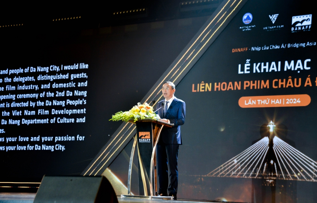 Đạo diễn, NSND Đặng Nhật Minh được vinh danh với giải thưởng Thành tựu điện ảnh tại Liên hoan phim Châu Á Đà Nẵng lần thứ II