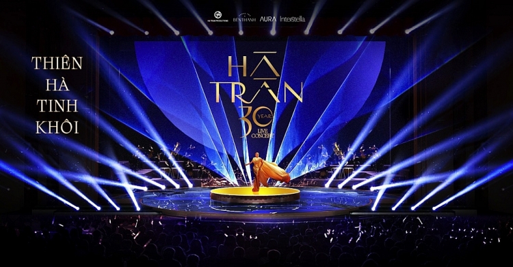 Hà Trần 'gây choáng' với sân khấu dàn dựng trên mặt nước cho live concert 'Thiên Hà tinh khôi'