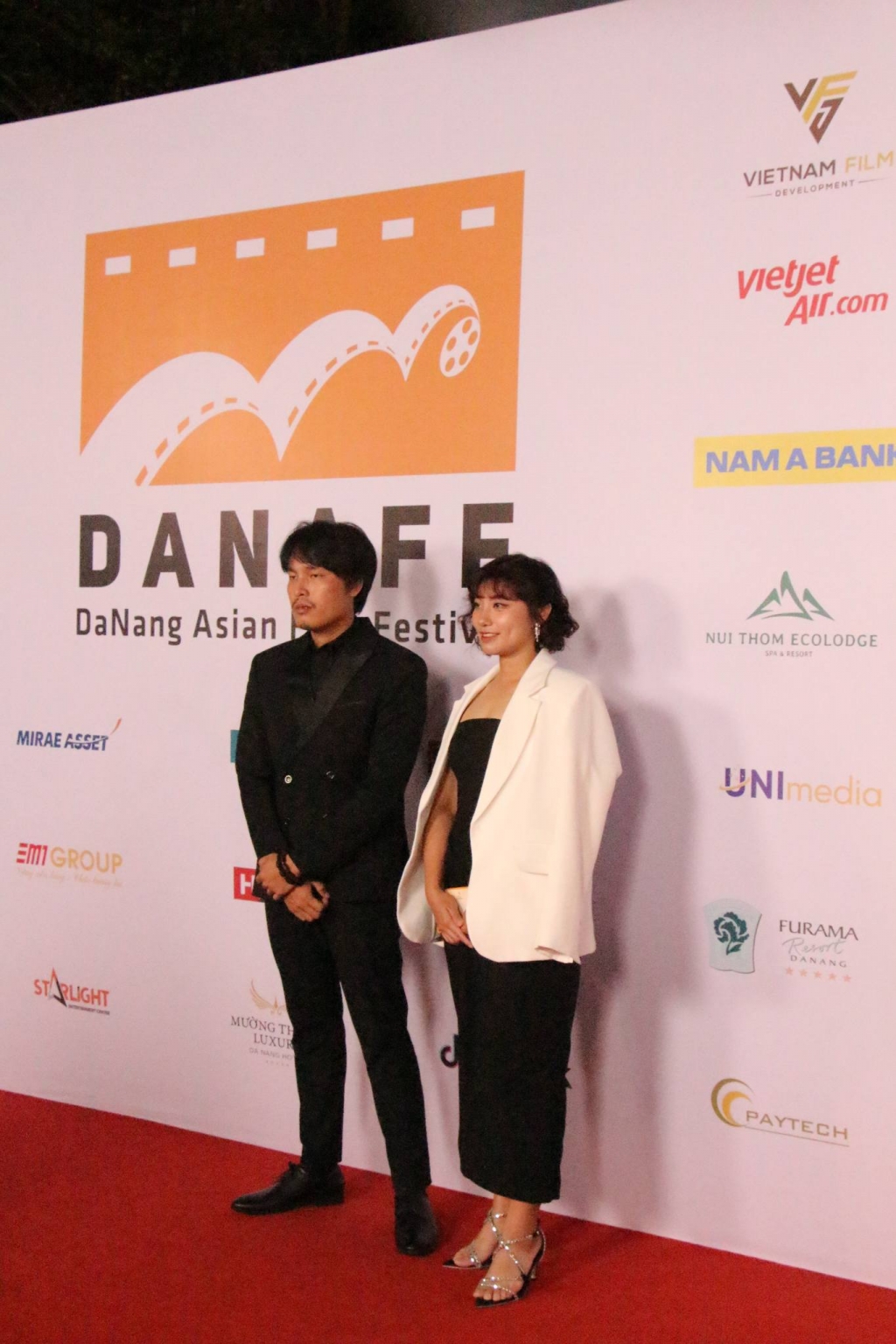 Đạo diễn xuất sắc nhất tại Liên hoan phim Châu Á Đà Nẵng lần thứ II gọi tên Phạm Thiên Ân phim 'Bên trong vỏ kén vàng'