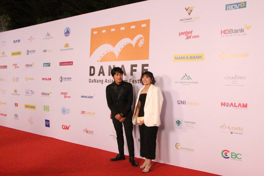 Đạo diễn xuất sắc nhất tại Liên hoan phim Châu Á Đà Nẵng lần thứ II gọi tên Phạm Thiên Ân phim 'Bên trong vỏ kén vàng'