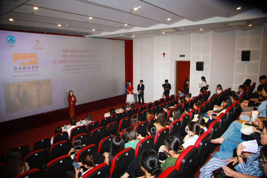 Liên hoan phim Châu Á Đà Nẵng lần Hai được báo quốc tế khen ngợi: 'Chuyên nghiệp, hiếu khách, nghiêm túc, hữu nghị'