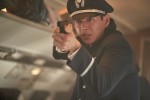 'Vây hãm trên không': Cuộc chiến tâm lý căng thẳng và đầy tình người trên chuyến bay bị khủng bố