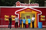 'Mái ấm gia đình Việt': MC Quyền Linh gây xúc động khi cố gắng ghi hình dù chân đang bị chấn thương