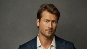 Glen Powell – Nam thần 'vạn người mê' mới của Hollywood