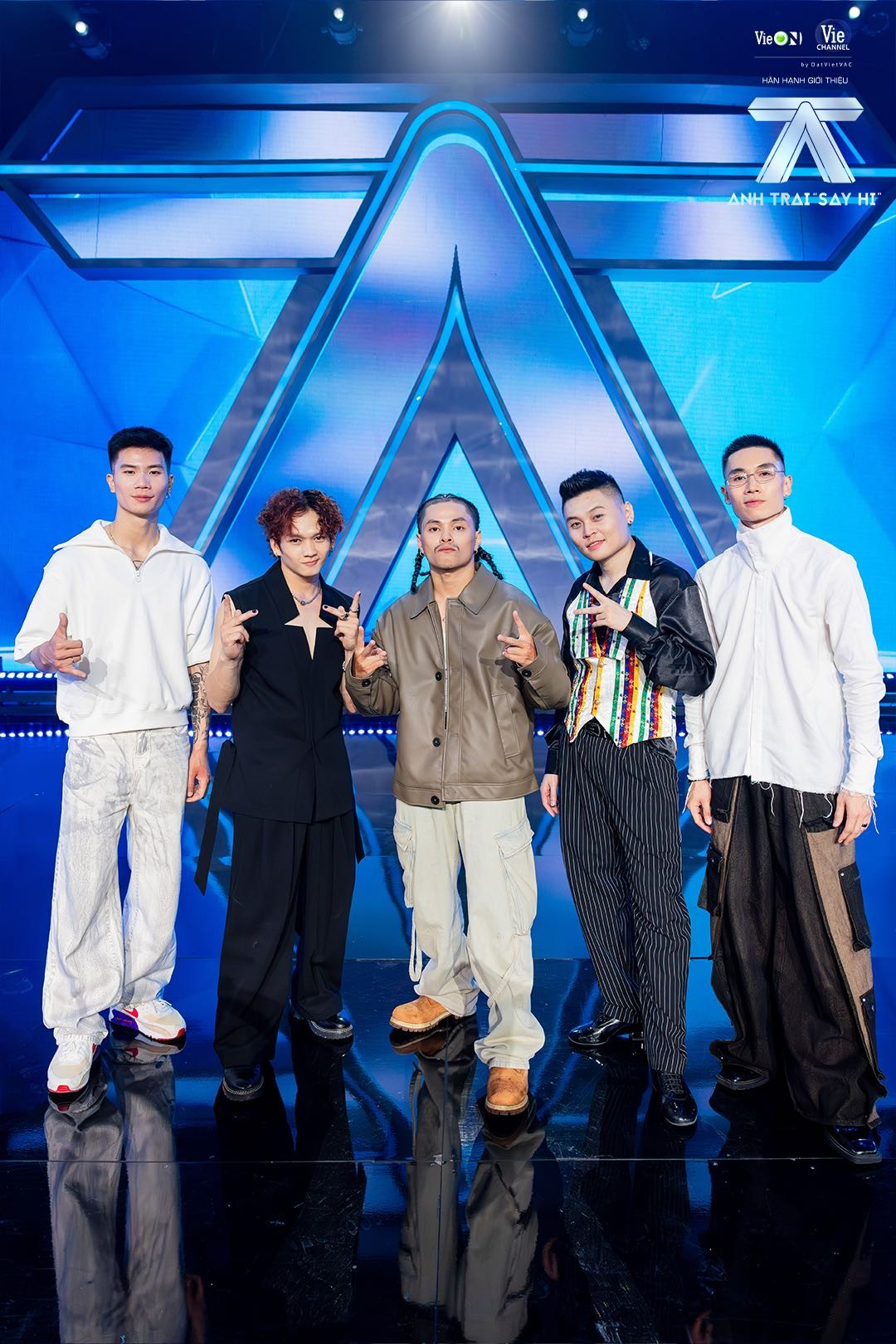 'Anh trai 'Say Hi' tập 8: Dance battle căng cực, các Anh trai đỏ mắt trước giờ công bố kết quả loại tại Live Stage 3