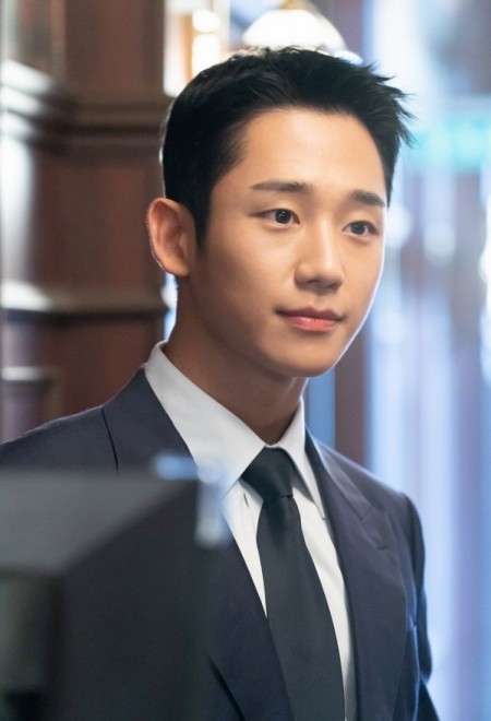 Jung Hae In nghĩ gì khi bị so sánh với 'tội phạm ma túy' Yoo Ah In?