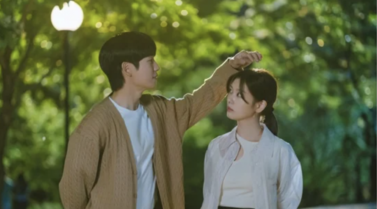 Jung Hae In phản ứng khó hiểu trước nghi vấn hẹn hò Jung So Min