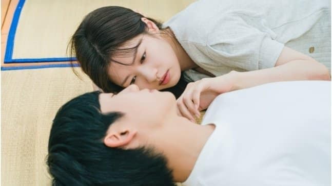 'Love Next Door' tiếp tục tăng rating vì Jung So Min và Jung Hae In hôn nhau quá 'đắm đuối'