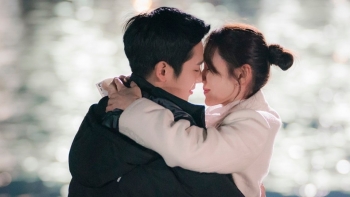 Son Ye Jin là bạn diễn gây ra 'áp lực' nhiều nhất dành cho Jung Hae In