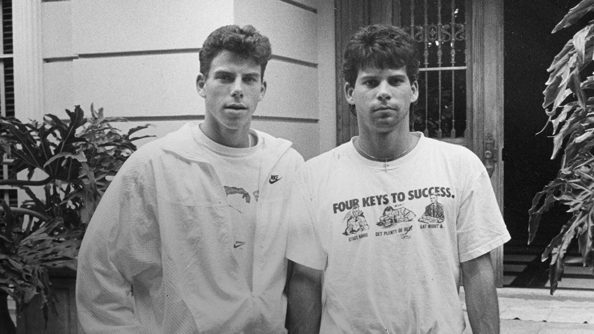 'The Lyle and Erik Menendez Story'  - vụ án 'anh em sát hại cha mẹ ruột' gây sốt trên Netflix