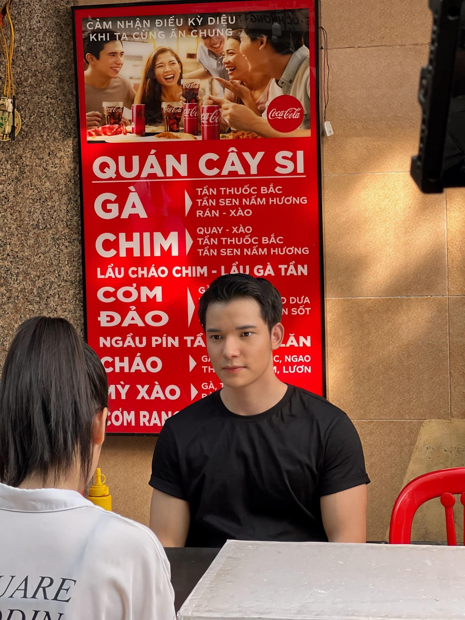 Bạn trai hãm 'Hoa sữa về trong gió' cũng từng bị ghét trong 'Hương vị tình thân'