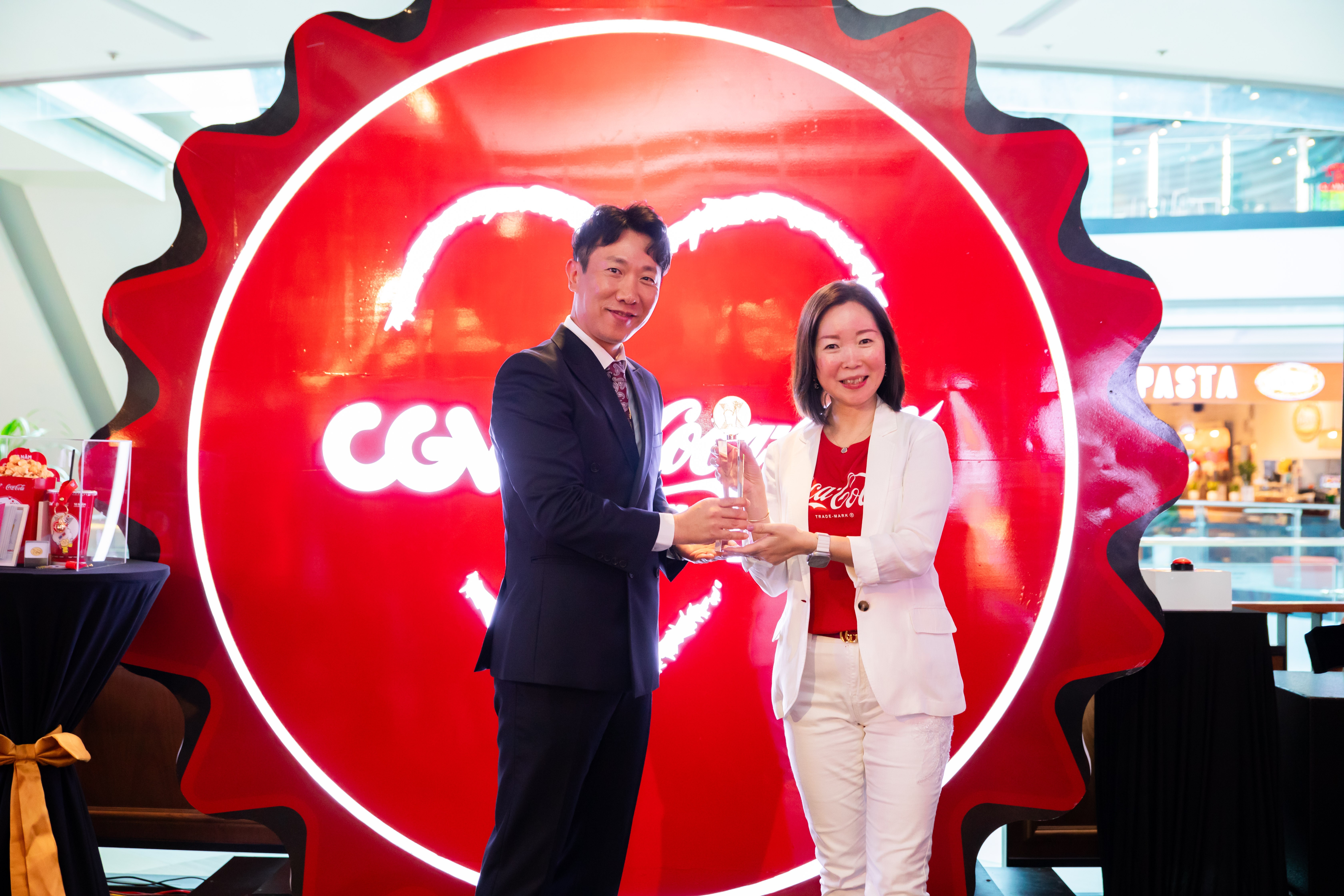 Kỷ niệm 10 năm CGV đồng hành cùng Coca-Cola: Một chặng đường gắn kết và bền vững