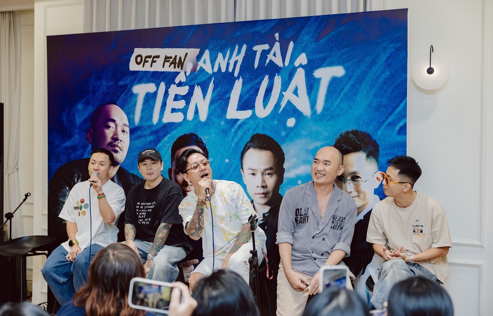 Binz - Tuấn Hưng - Rhymastic - Tiến Đạt 'quậy tung' fanmeeting của Tiến Luật