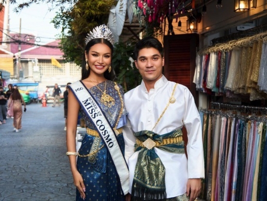 Á hậu 'Miss Cosmo 2024' - Karnruethai Tassabut chính thức bắt đầu chuyến homecoming trở về quê nhà Thái Lan