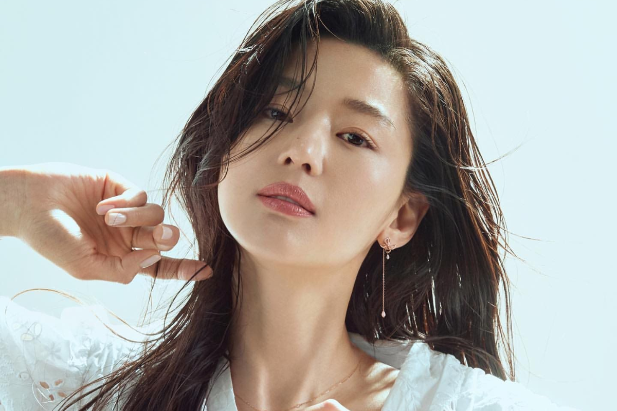 Jun Ji Hyun hóa nữ chính phim zombie mới của đạo diễn 'Train to Busan'