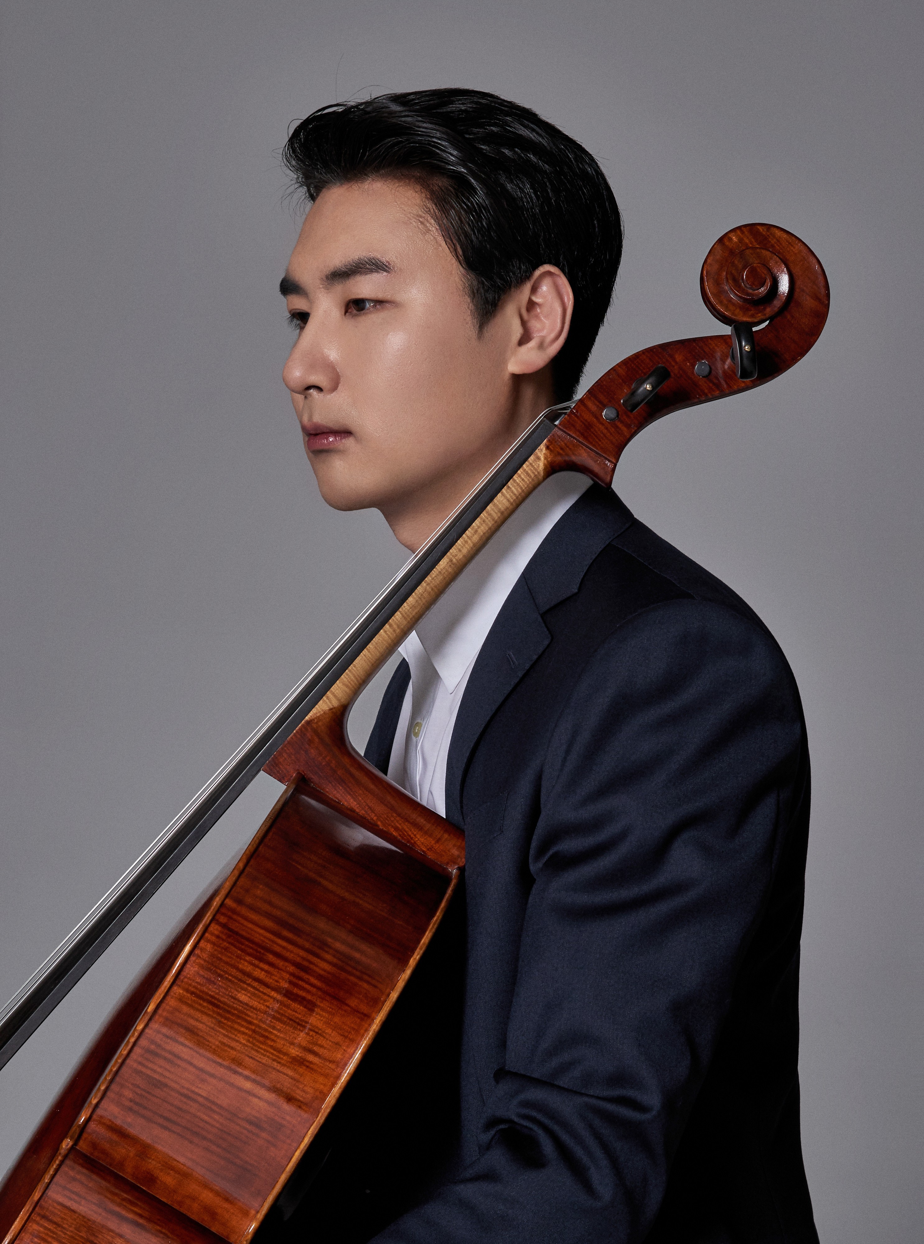 Nghệ sĩ cello Kang Ji Seong biểu diễn trong đêm nhạc Brahms & Dvorak tại Nhà hát Thành phố