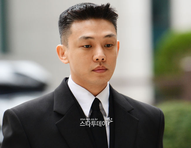 Yoo Ah In cạo đầu, xin khoan hồng trong phiên tòa phúc thẩm