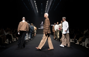 Sau 'Milano Fashion Week 2025', NTK Phan Đăng Hoàng và Hangsilk gây 'sốt' với BST cho nam giới đầu tiên tại Việt Nam