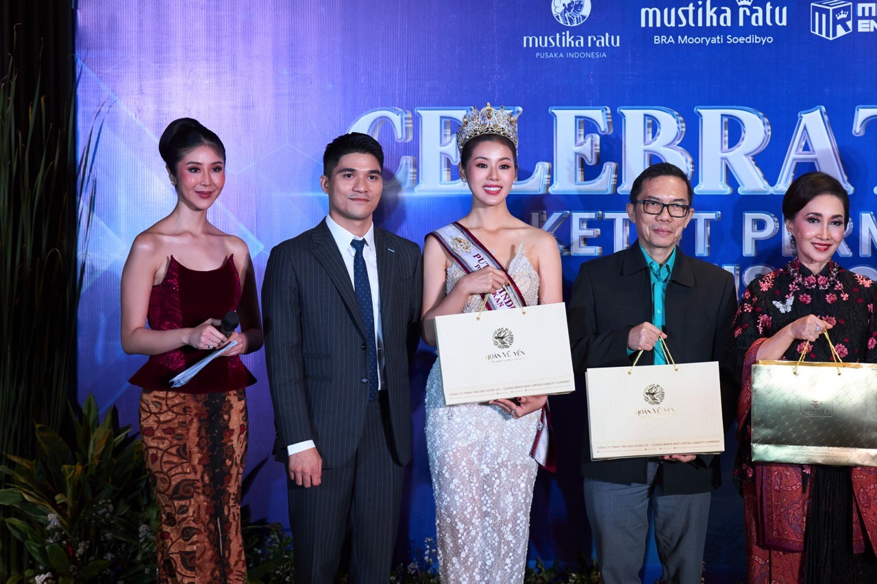 Bộ trưởng Bộ Du lịch Indonesia tham dự họp báo chào đón 'Miss Cosmo 2024' - Ketut Permata Juliastrid (Tata) về nước