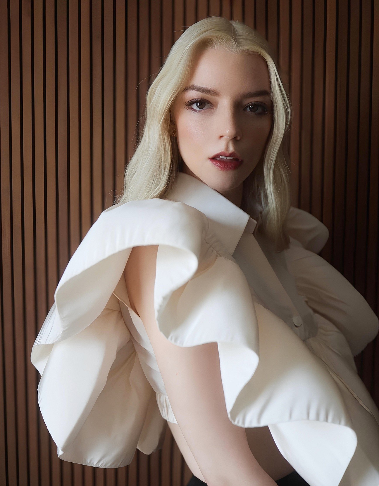 Siêu sao Hollywood Anya Taylor-Joy 'mở hàng' BST Xuân Hè 2025 cho CONG TRI