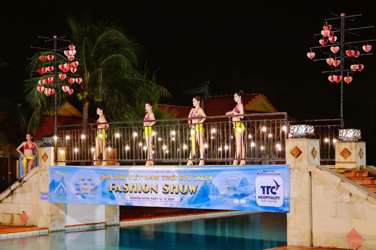 'Thiêu đốt' với màn trình diễn bikini trong Fashion show 'Hoa hậu Việt Nam thời đại 2024'