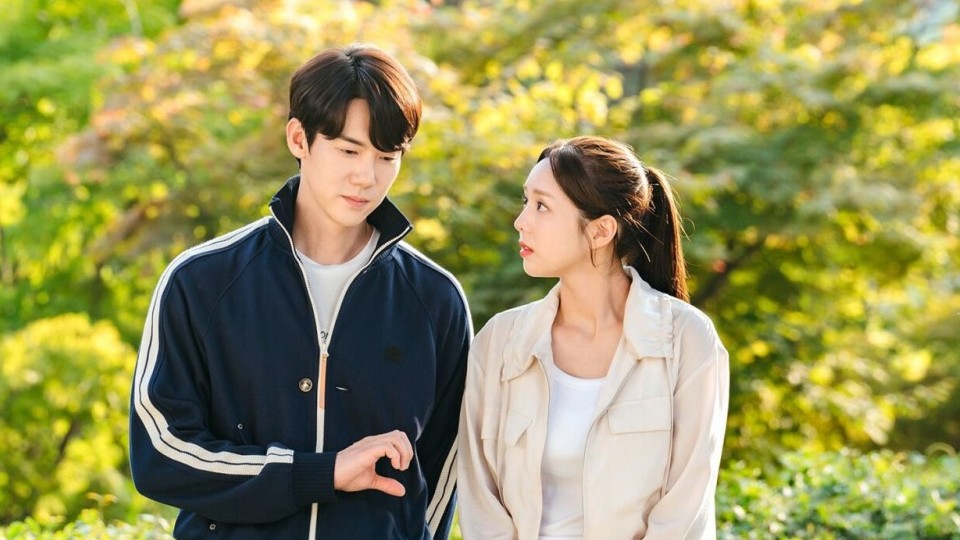 Khán giả ngất ngây với khía cạnh mềm mại của Yoo Yeon Seok trong 'When the Phone Rings'