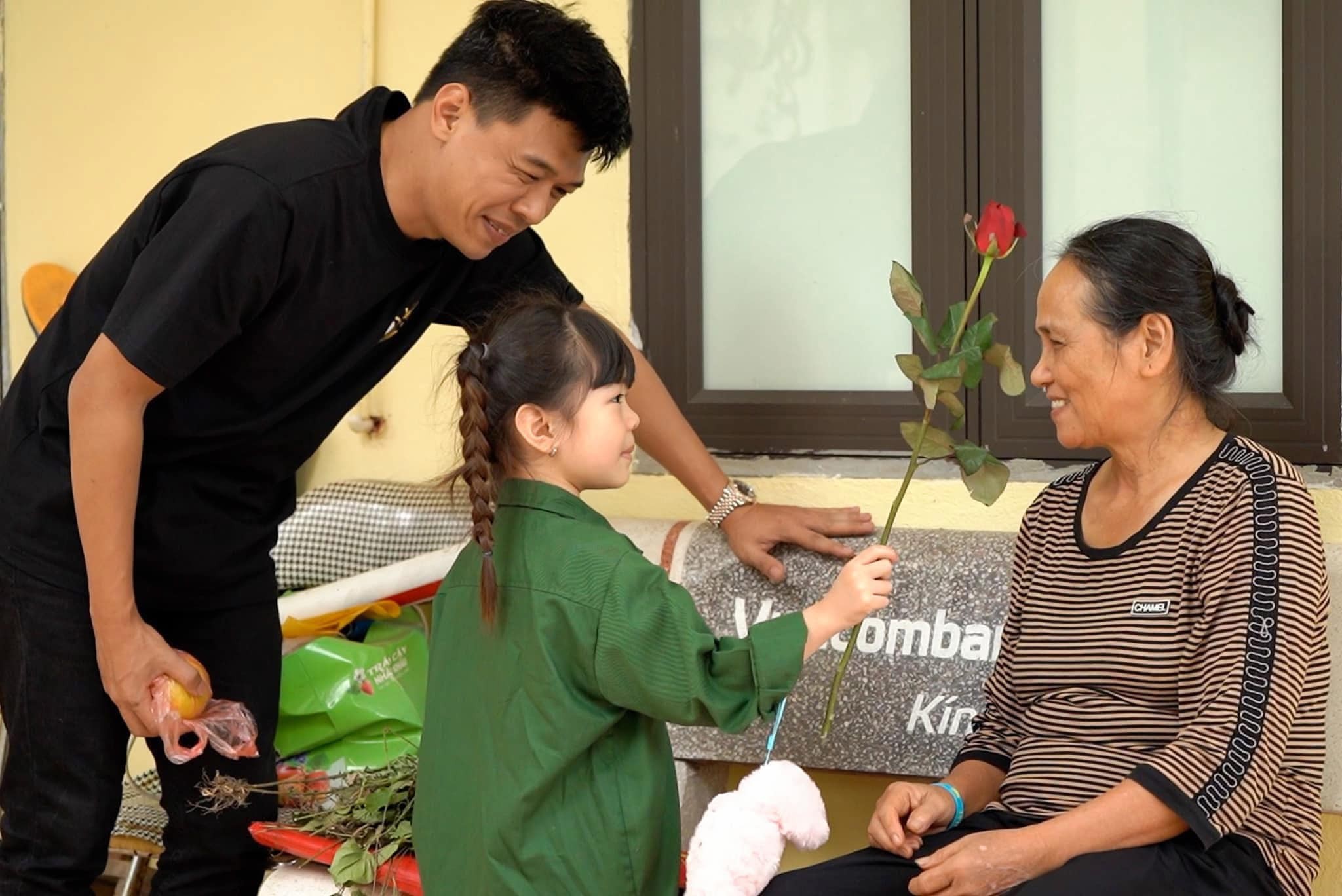 Kỉ niệm đáng nhớ của cha con Trung 'Ruồi' trong chương trình 'Cha con vạn dặm'