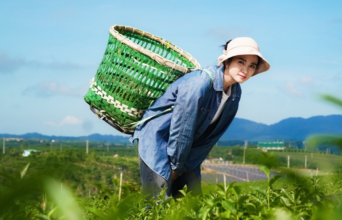 NSƯT Kim Tuyến làm mới hình ảnh qua vai diễn nông dân xứ B’lao trong phim 'Hương Trà'