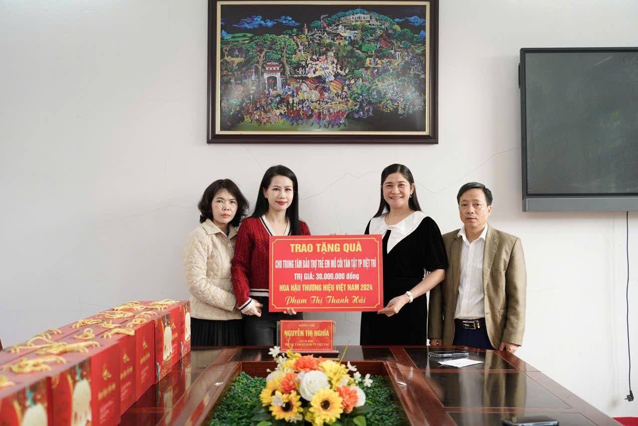 Tân 'Hoa hậu thương hiệu Việt Nam 2024' Thanh Hải mang Tết đến với trẻ kém may mắn tại quê nhà Việt Trì