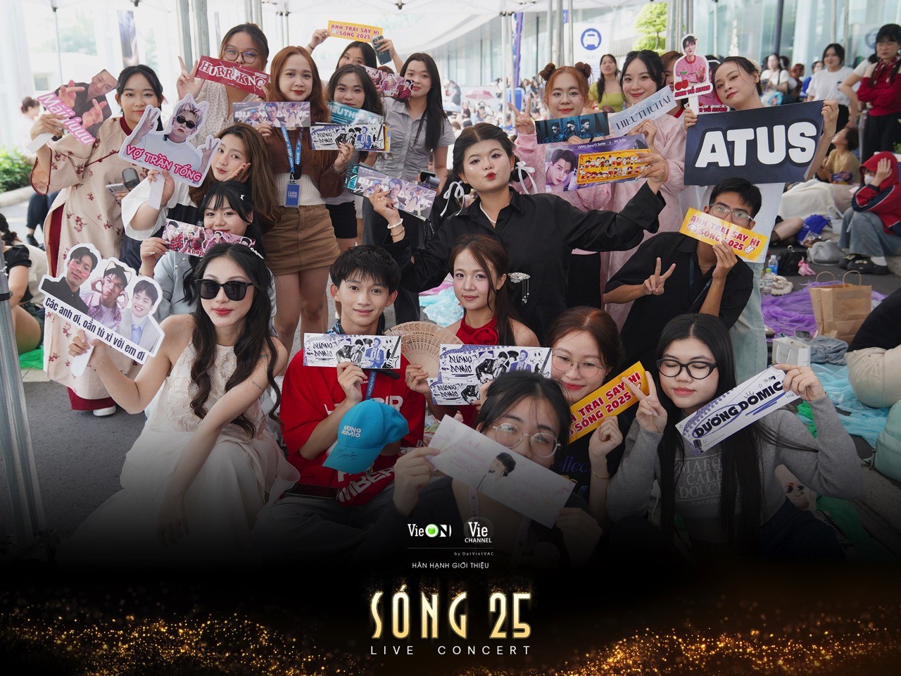 'Sóng 25 – Live Concert' thành công rực rỡ với những màn kết hợp chấn động, trình diễn liveband đã phần nghe đỉnh phần nhìn