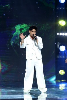 'Tỏa sáng sao đôi 2025': Ca sĩ Nguyễn Phi Hùng nhận định Huy Nguyễn Dominix là idol Vpop với nụ cười tỏa nắng, ngoại hình sáng sân khấu